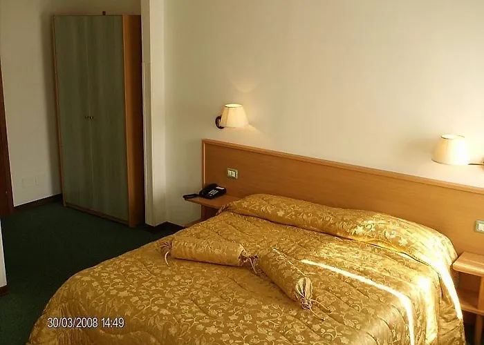 Etruria Szálloda 3*